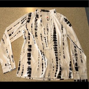 NWT black and white blouse size M